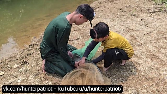 Техника высокогорной рыбалки как двое молодых рыбаков поймали 30 кг крупного сома и карпа на продажу