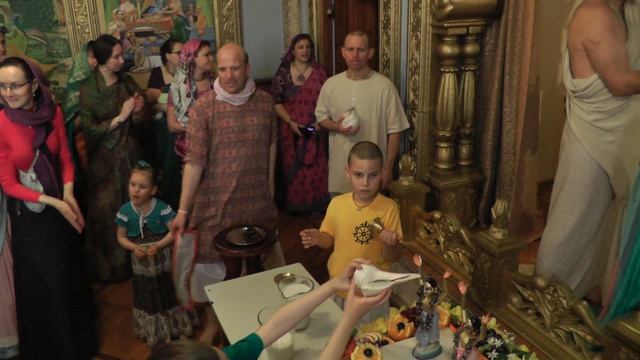 2016.03.24 Гаура пурнима. Абхишека.