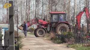 СОТРУДНИКИ ГКС ЖЕЛЕЗНОГОРСКА ВЕДУТ РАБОТУ ПО УБОРКЕ И БЛАГОУСТРОЙСТВУ КЛАДБИЩ К ПАСХЕ