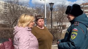 Пассажиров сошедшего с рельсов поезда встретили на станциях сотрудники МЧС: видео.