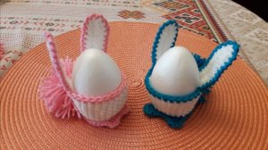 Подставка для пасхального яйца в виде зайчика, связанная крючком