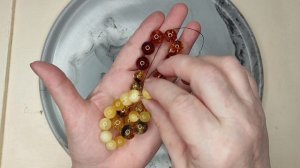Потерянные бусины из янтаря.Так бывает. 😃