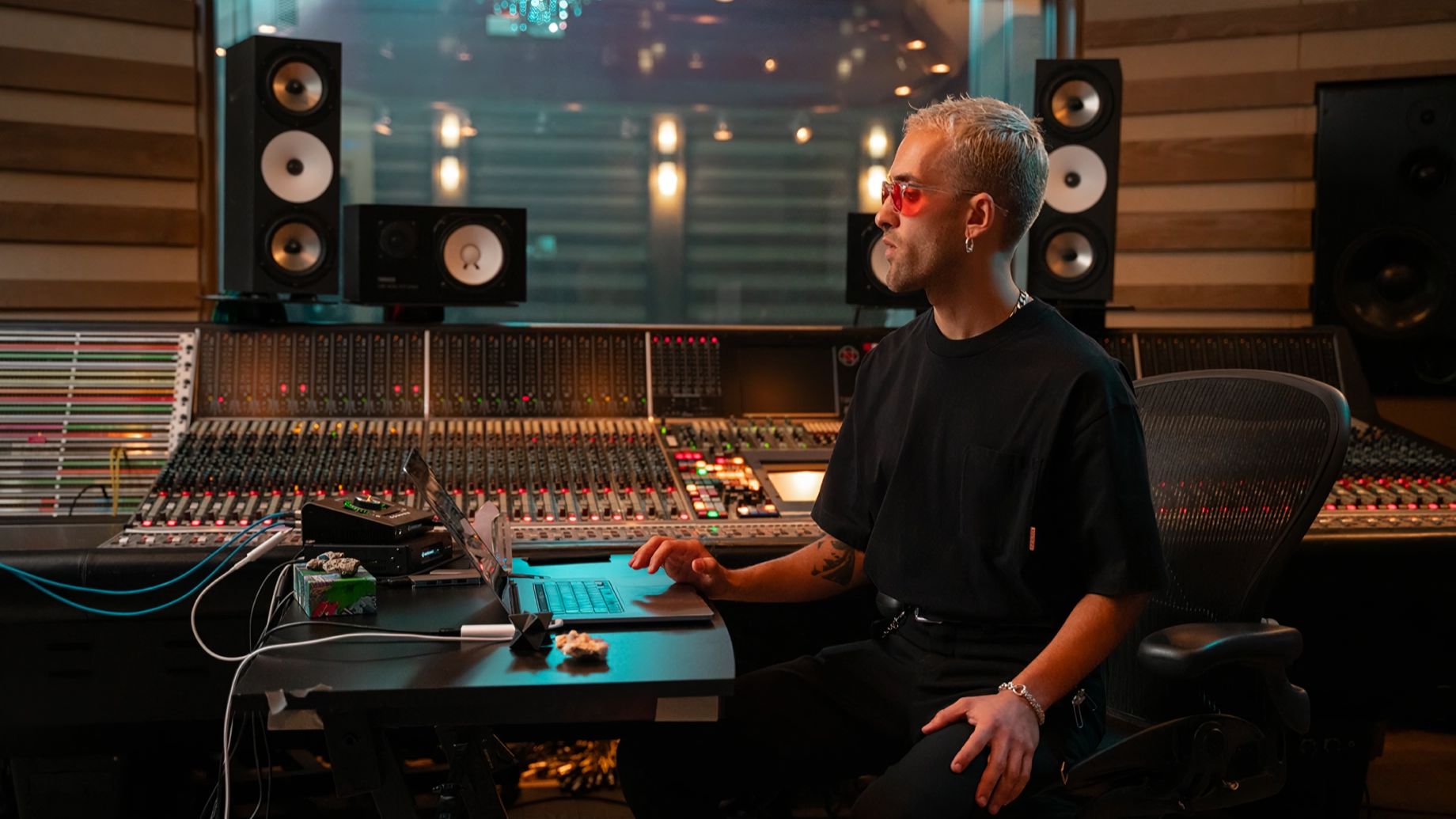 02. Mid-Side Processing, Shelving, Flanging, Modulation, Frequency Carving, Saturation, Risers