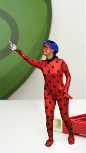 Акума обезврежена! Трюк с леденцом сработал! 🍭 #длядетей #игрушкидлядевочек #ледибаг