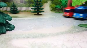 Мультфильмы про машинки - Автобусики, помощники полицейских!