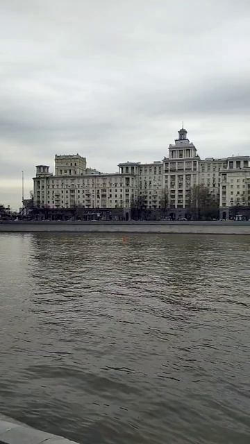 Набережная Москвы реки
#красотавовсем #москва #апрель2026