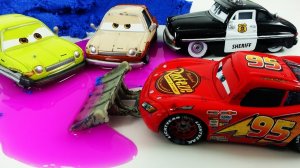 МУЛЬТИКИ ПРО МАШИНКИ 🚗 МОЛНИЯ МАКВИН И ГРУЗОВИК МЭТР В ПОГОНЕ С ШЕРИФОМ. ДРАМАТИЧНЫЙ ФИНАЛ В КУБКЕ