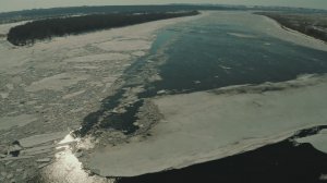 Ледоход на реке Кама, г.Нижнекамск, Республика Татарстан