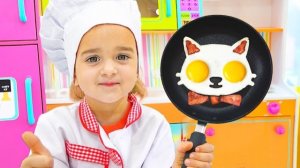 Алиса и Дейя играют в «Веселое кафе» и учатся готовить!