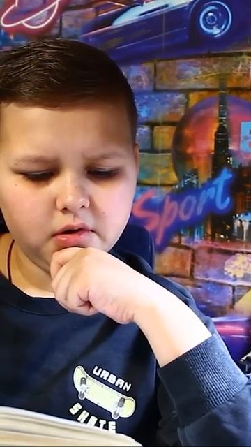 КАК ОТВЛЕЧЬ ГРЕННИ___ #скулбой #granny #schoolboy