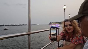 Закат на кораблике за 500 рупий. Панаджи. Танцы для всех кроме нас! Гоа. Индия.