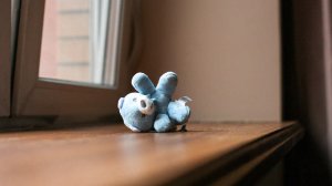 Бабушка указала на разные версии в деле заморенного голодом ребенка в Петербурге