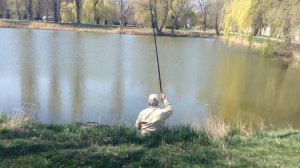 РЫБАЛКА НА ВЕСЕННЕМ ПРУДУ.