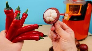 Что если выжать сок из Перца Чили и Мангостина Бедная соковыжималка!