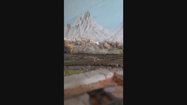 Локомотивы 2GP9 C грузовым составом.