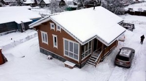 Проект брусового одноэтажного дома  из сухого бруса, с холодным чердаком и под черепичной кровлей.