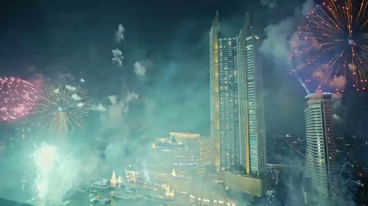 Armin Van Buuren - Lost In Your Tide