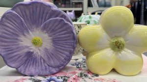 В Фикс прайс классные завалы посуды! Много новинок для кухни. Красивые тарелки, кружки, кастрюли.