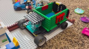 ФУРА МАГНИТ ПЕРЕВЕРНУЛАСЬ! ЭКСТРЕННЫЙ ПОБЕГ ВСЕХ МОНСТРИКСОВ 🚛💥 LEGO