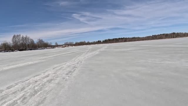 Секретная миссия.Проникаю на фэтбайке по подтаявшему льду на территорию Рыбхоза.Проводим разведку.