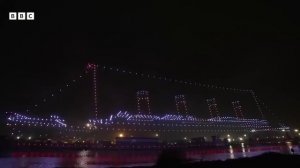 Огромный «Титаник» из дронов воссоздали в гавани ирландского города Белфаст