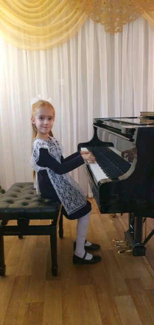 танец маленьких лебедей на фортепиано.