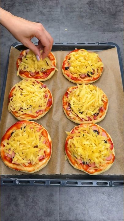 Мини пицца как в школьной столовой!! #shorts #пицца