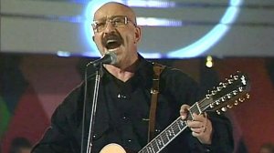 Песню "Дай мне минуту" Александр Розенбаум отнес к публицистике, справедливо?