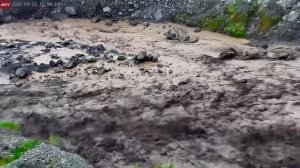 Mar 15, 2025：  Sirens Sound! Lahar⧸Flash Flood Descend from Semeru Volcano in Indonesia
