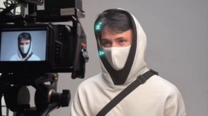 мистер Domer показывает 🖕