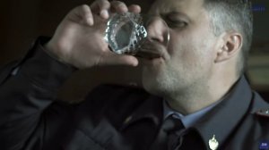 Пытаеться разговорить.