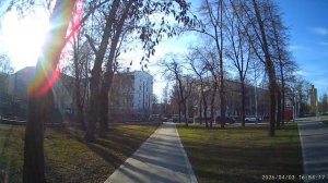 На набережной Яузы. Жилой дом среди нежилья.