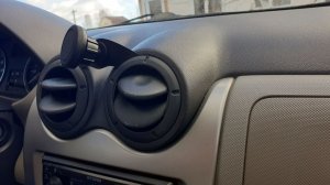 Держатель телефона на Renault Logan I 2004-15 г. Lada Largus I 2012-21, Renault Sandero I 2009—2014