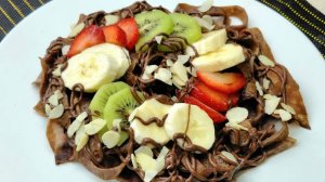 Идея красивой подачи десерта из блинов