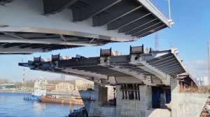 Большой Смоленский мост разведут в новый сезон навигации в Санкт-Петербурге