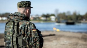 Вагенкнехт: Германия рискует прийти к силовой мобилизации по примеру Украины