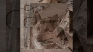 1000055037.mp4 (Собака наблюдает за устройством лестницы на 2-ой этаж в доме А-фрейм)