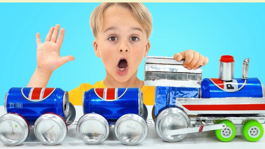 Дети учатся создавать игрушки из перерабатываемых материалов