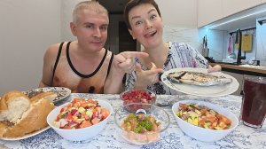 Мукбанг ОТМЕЧАЕМ завершение ремонта МАШИНЫ! Ужин наперегонки) В сласть наелись РЫБЫ, салат и батон