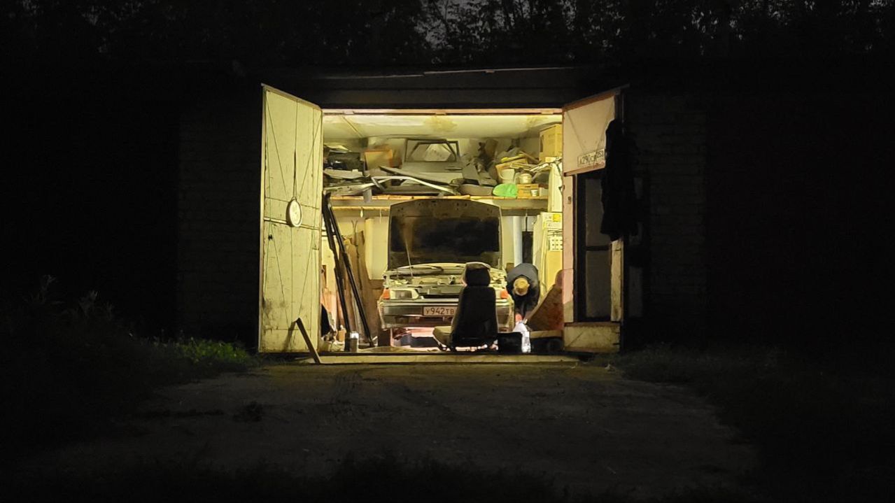 Герметик всюду! Заливаем сварные швы герметиком и красим пол,.Сага переварки ваз 2114 серия 21