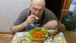 Мукбанг. Борщ с кислой капустой и капустный салат. Катастрофа над Боденским озером.
