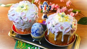 Куличи с зефирными цветами