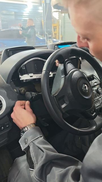 Новая приборная панель Рено Колеос