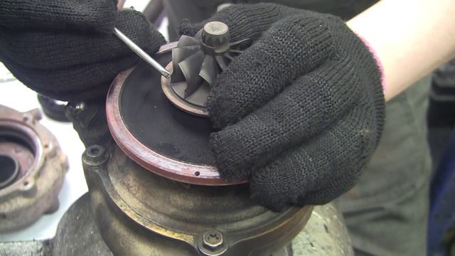 Турбина Газель CUMMINS ISF 2.8 ЕВРО-5. Геометрия и вал после 200 тыс пробега.