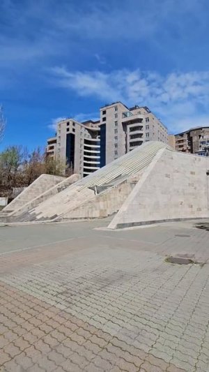Ереванское метро / Двухвагонные поезда / Станции глубокого заложения #биржевик #Армения #метро