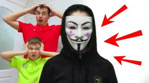 РОМА И ПАПА УБЕГАЮТ ОТ ПРЕСТУПНИКА! МУЛЬТИК ПРО ХЕЛПИКА! РОМА И ХЕЛПИК 127 СЕРИЯ