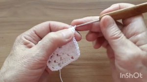 Квадратный мотив крючком.