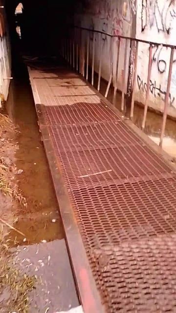 переход на ост.Лодочная идя с района-Пятерка,увы,в СССР он был ухожен лучше... гЯрославль,апр2026_ч1