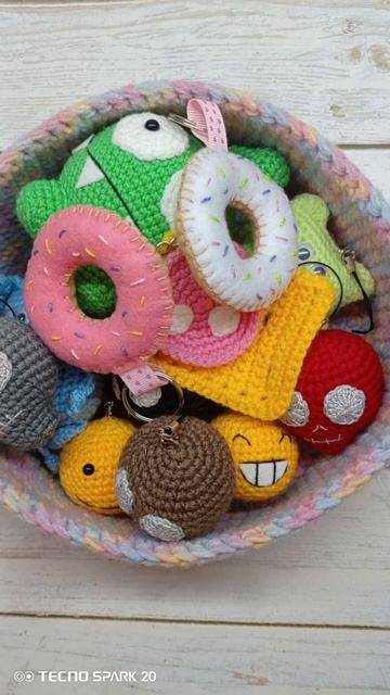 Вязаные брелки и игрушки за неделю