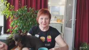 Примерила костюм с туфлями